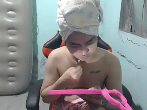 itsmacky4u online show from November 2025 05:38:01 PM