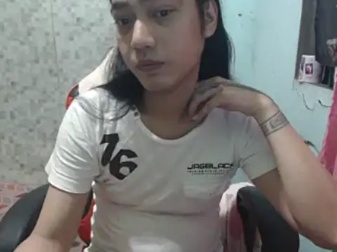 Snapshot of itsmacky4u chatting on February 2025 02:22:01 PM itsmacky4u online show from February 2025 02:22:01 PM