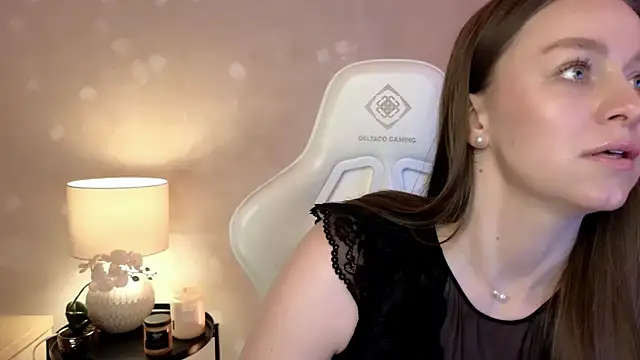 MilaFleur online show from October 2025 02:08:01 PM