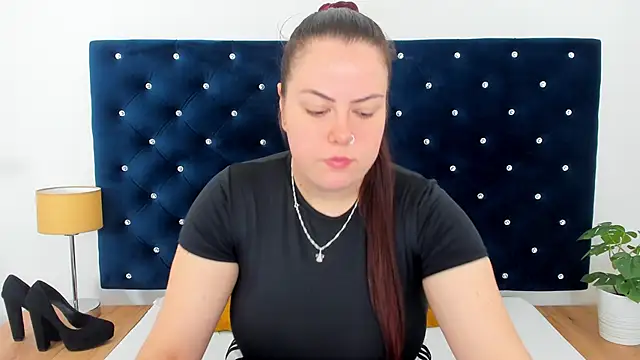 EvaLick online show from October 2025 06:36:01 AM