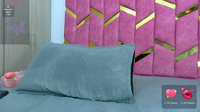 hornyhousekeeper  online show from February 2026 11:43:02 AM