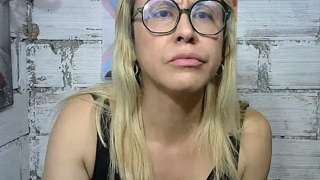 divahot08 online show from January 2026 10:13:01 PM