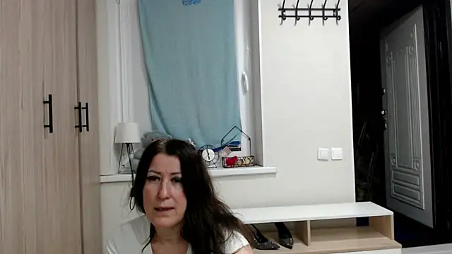 Snapshot of increible_della chatting on May 2026 05:17:02 PM increible della online show from May 2026 05:17:02 PM