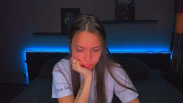 AlexaBarkley online show from March 2026 01:03:01 AM