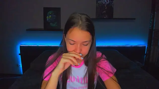 AlexaBarkley online show from October 2025 12:20:01 AM