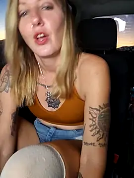 SheIsSomething online show from November 2025 12:55:01 AM