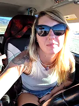 SheIsSomething online show from April 2026 12:39:01 AM