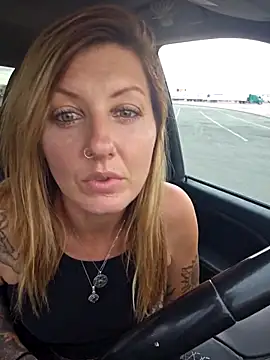 SheIsSomething online show from November 2025 11:52:01 PM