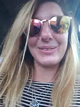 SheIsSomething online show from November 2025 11:30:01 PM