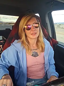 SheIsSomething online show from January 2026 12:03:02 AM