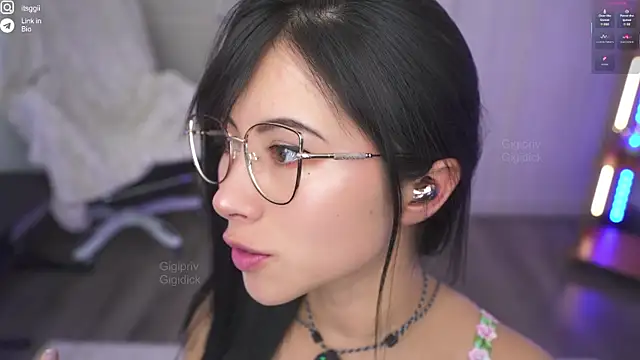 Snapshot of Gigi_ohlala chatting on September 2025 04:45:02 PM Gigi ohlala online show from September 2025 04:45:02 PM