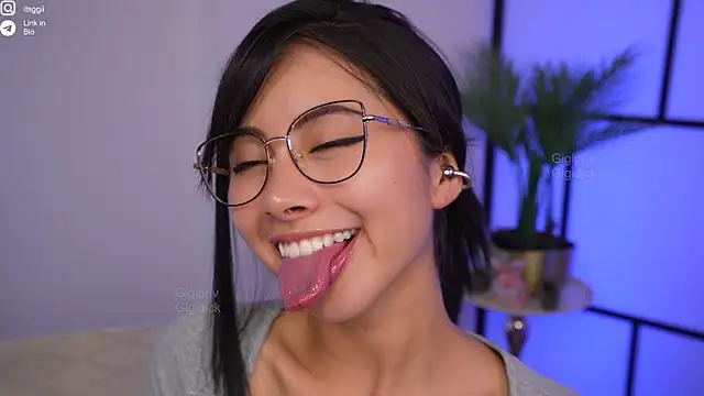 Gigi ohlala online show from November 2025 12:47:02 AM