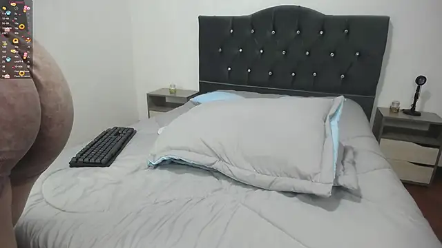 Emmy sanderss online show from March 2025 10:34:02 PM