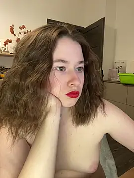 Snapshot of sweetest_pie chatting on February 2025 10:52:02 PM sweetest pie online show from February 2025 10:52:02 PM