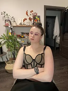 Snapshot of sweetest_pie chatting on February 2025 03:16:02 PM sweetest pie online show from February 2025 03:16:02 PM
