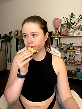 sweetest pie online show from November 2025 11:52:02 PM