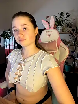 Snapshot of sweetest_pie chatting on September 2025 06:48:01 PM sweetest pie online show from September 2025 06:48:01 PM