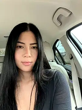 clairewntr online show from December 2025 12:44:02 PM