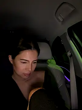 clairewntr online show from November 2025 08:08:01 PM