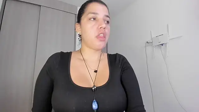 carmesix online show from May 2026 02:02:02 PM