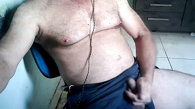 eduar570 online show from April 2026 07:15:02 PM