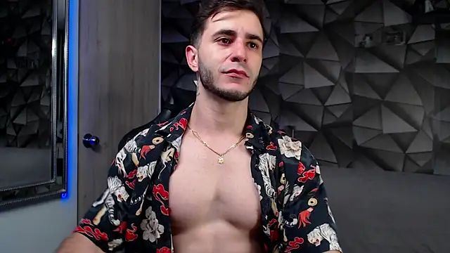 Latino stud4u online show from September 2025 12:06:02 AM