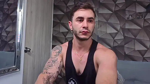 Latino stud4u online show from May 2026 09:51:01 PM