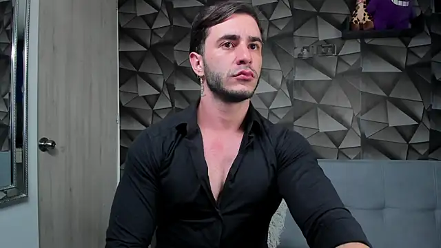 Latino stud4u online show from March 2026 04:20:02 AM