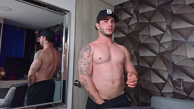 Latino stud4u online show from April 2026 02:57:01 AM