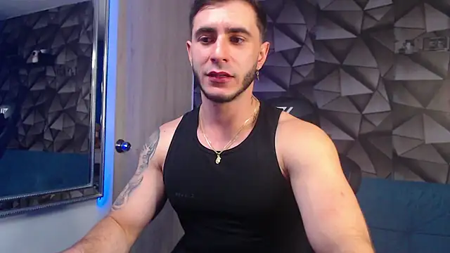 Latino stud4u online show from October 2025 11:03:01 PM