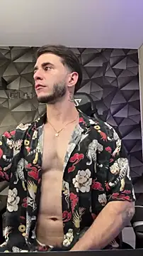 Latino stud4u online show from November 2025 01:10:01 AM