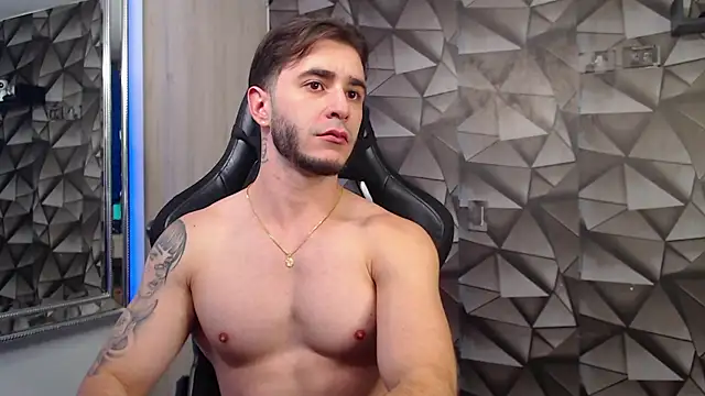 Latino stud4u online show from November 2025 12:25:01 AM