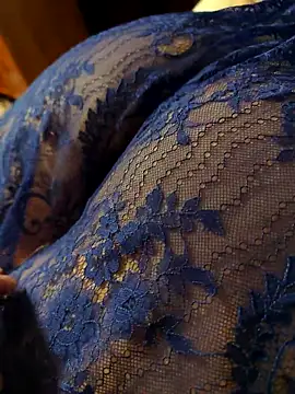 LovlyAnnie online show from December 2025 05:34:02 AM