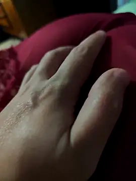 Snapshot of LovlyAnnie chatting on December 2025 05:07:02 AM LovlyAnnie online show from December 2025 05:07:02 AM