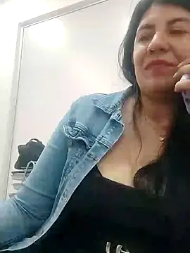 aisha latina online show from February 2025 05:31:01 PM