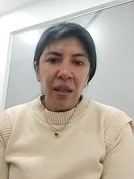 aisha latina online show from September 2025 03:18:01 PM