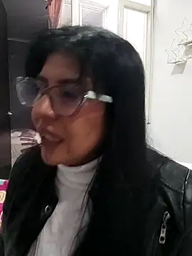 aisha latina online show from February 2026 03:43:01 PM