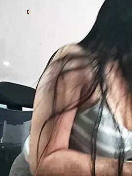 aisha latina online show from July 2026 01:29:01 PM