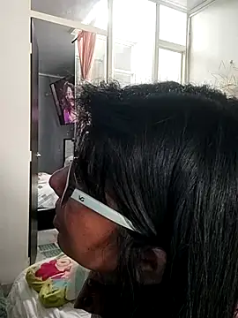 aisha latina online show from February 2026 02:39:02 PM