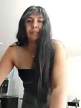 aisha latina online show from October 2025 01:54:02 PM