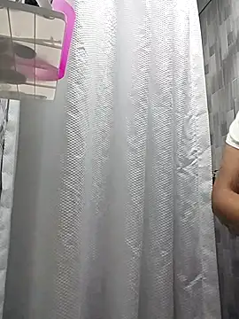 aisha latina online show from December 2025 02:01:02 PM