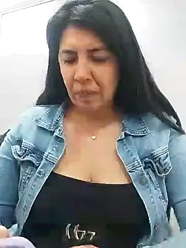 aisha latina online show from February 2025 02:16:01 PM