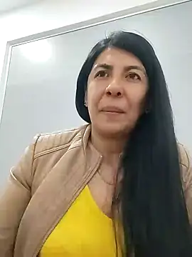 aisha latina online show from February 2025 03:16:01 PM