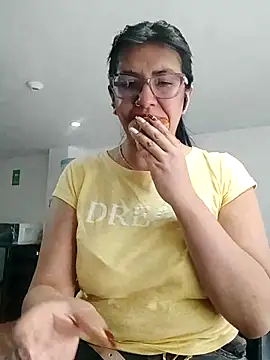 aisha latina online show from October 2025 05:21:01 PM