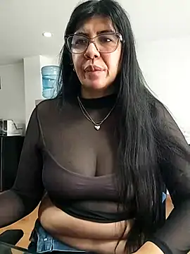 aisha latina online show from April 2026 02:57:02 PM