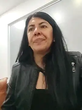 aisha latina online show from March 2025 02:48:02 PM