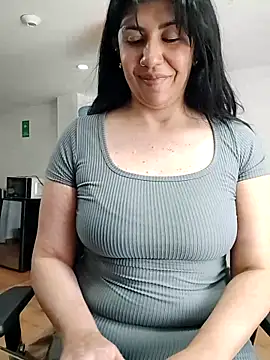 aisha latina online show from June 2026 02:47:02 PM