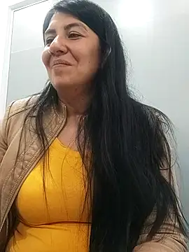 aisha latina online show from March 2025 06:35:02 PM