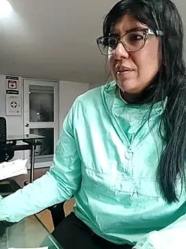 aisha latina online show from April 2026 02:41:01 PM