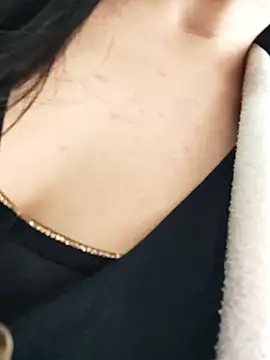 aisha latina online show from November 2025 04:40:02 PM